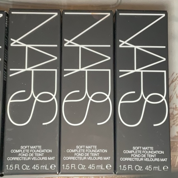 NARS ~Soft Matte Complete Foundation (NWT) - Picture 1 of 12